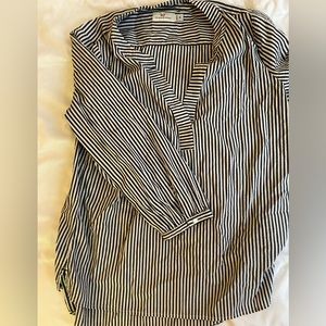 VV Black and White seersucker blouse
